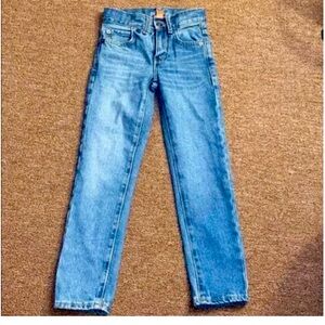 NWOT Children’s place jeans​​
NWT
The Children's Place size 6